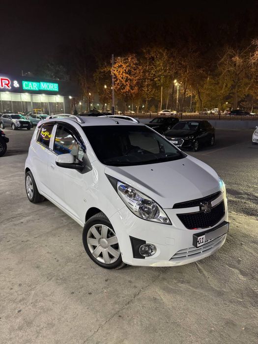 Spark sotiladi 2015 yil oq