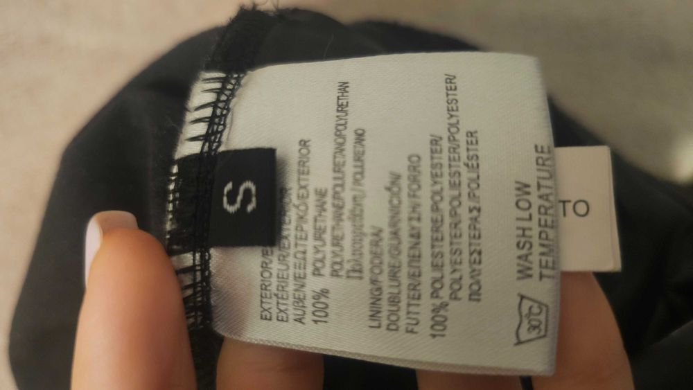 Pantaloni negri piele