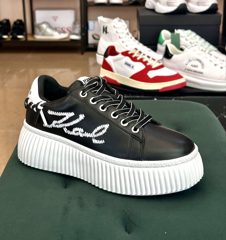 Дамски сникърси KARL LAGERFELD KL42372 37,38,39