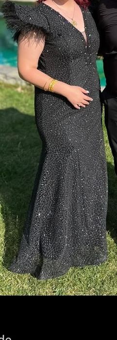 Черна официална рокля, носена веднъж