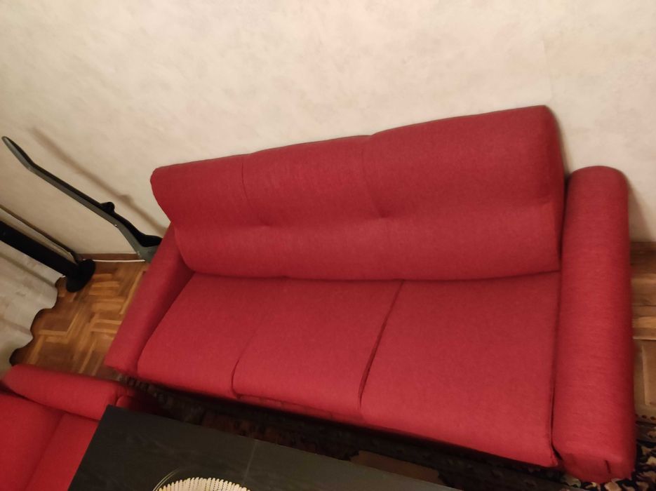 Холна гарнитура със секция и холна маса