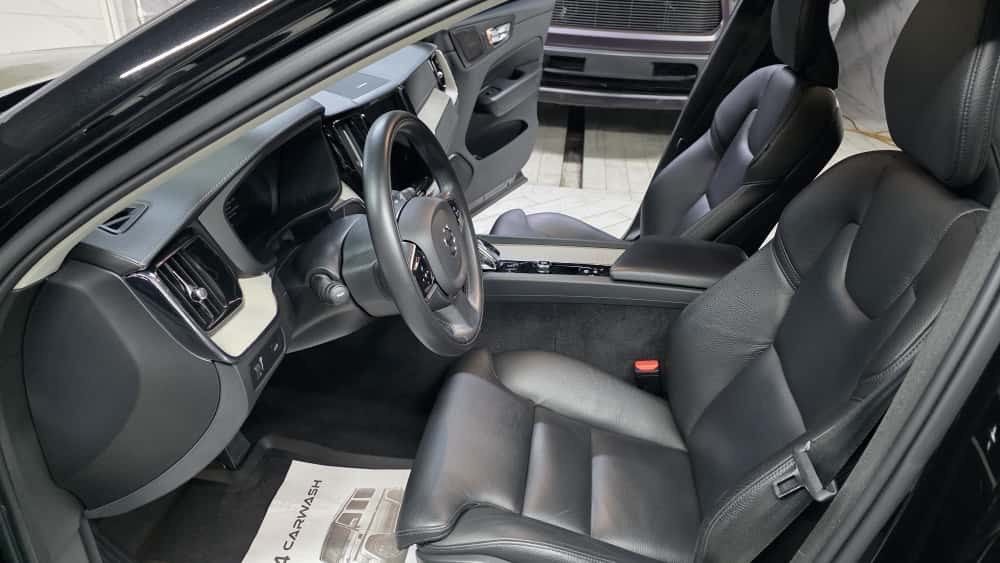 Продаётся стильный и надёжный Volvo XC60, 2022 года выпуска.
