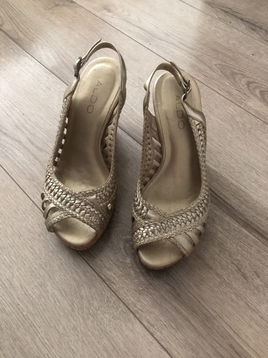 Sandale Aldo gold platforma, marimea 36