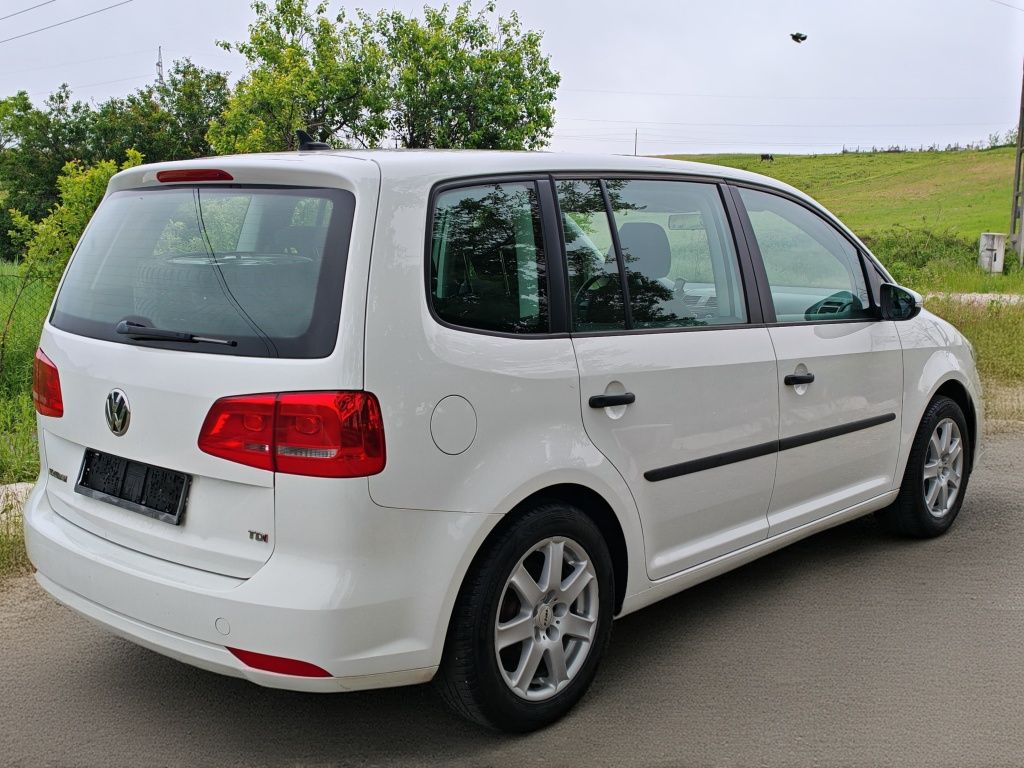 Volkswagen Touran an 2014 carte service, euro 5, consum 4,5 %