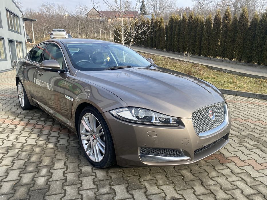Dezmembrez / piese Jaguar XF 2.2 diesel