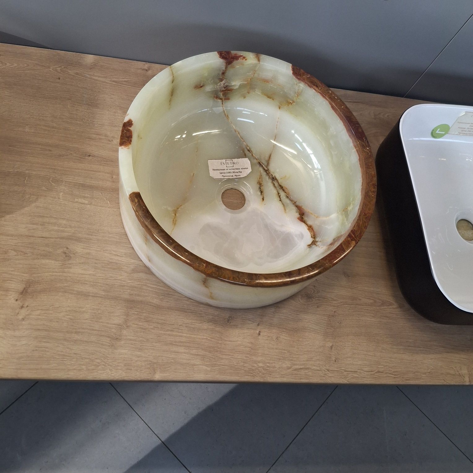 Мивки от оникс и мрамор