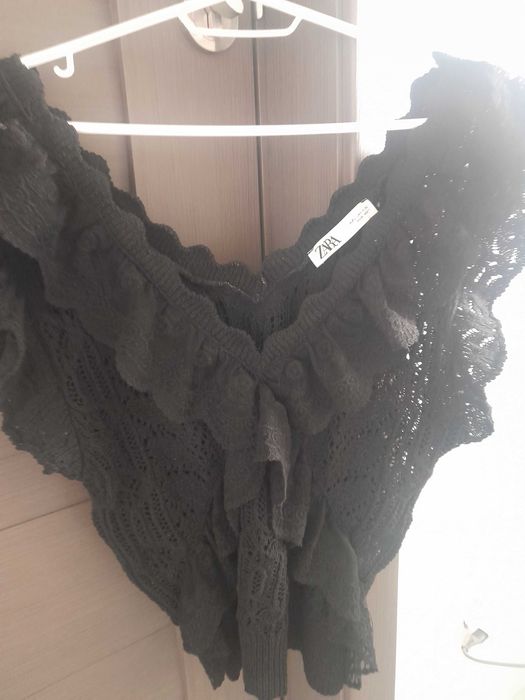 Bluza cu volane Zara