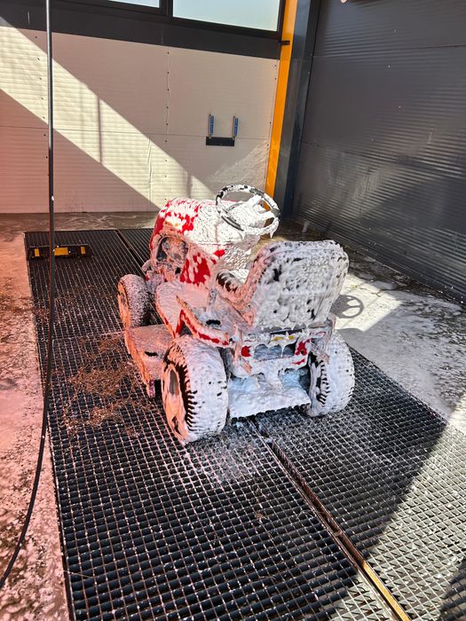 Vand tractoras tuns gazon