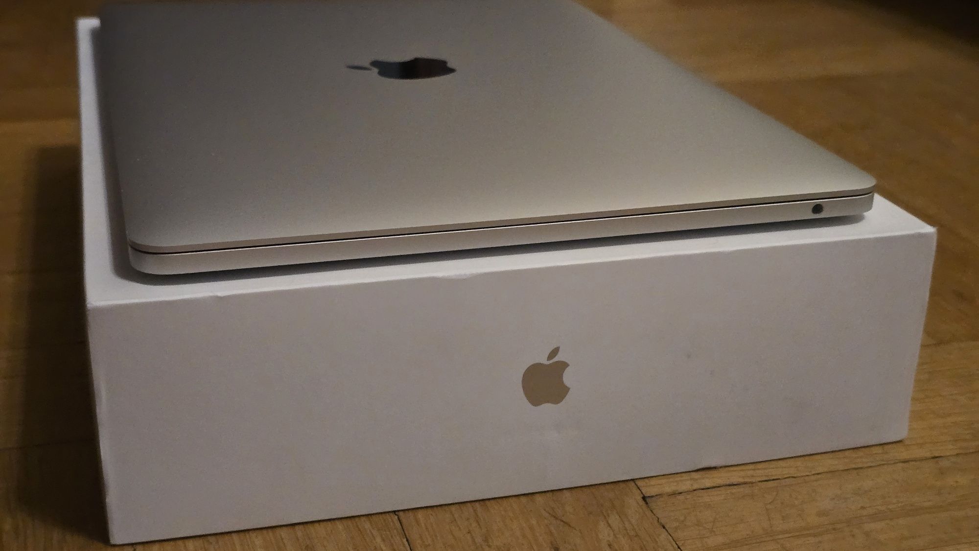 Macbook Pro 13" A1708 2016 i7 2.4ghz 16GB RAM 256GB SSD