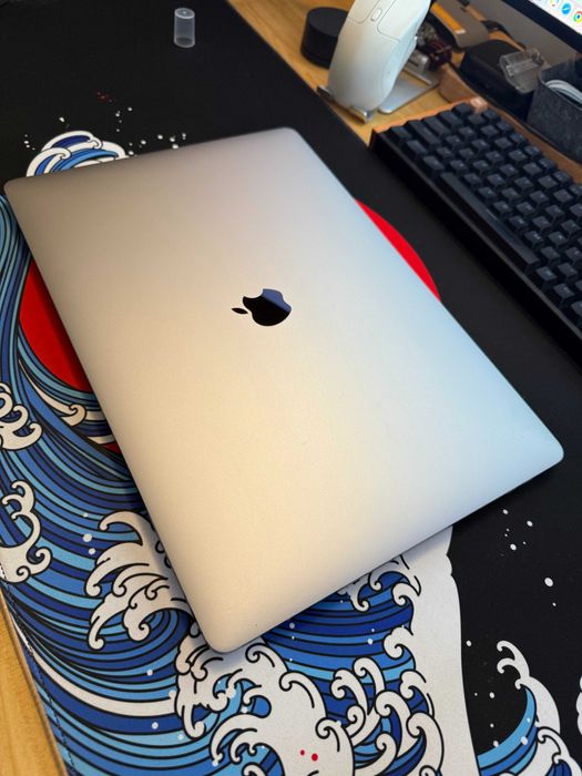 MacBook Pro 16" 2019 i9 32GB RAM 2TB SSD - 141 cicluri baterie