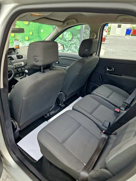 Renault Grand Scenic 

Motor 1.5 Dci

Cutie manuala 6+1 trepte

Km:265