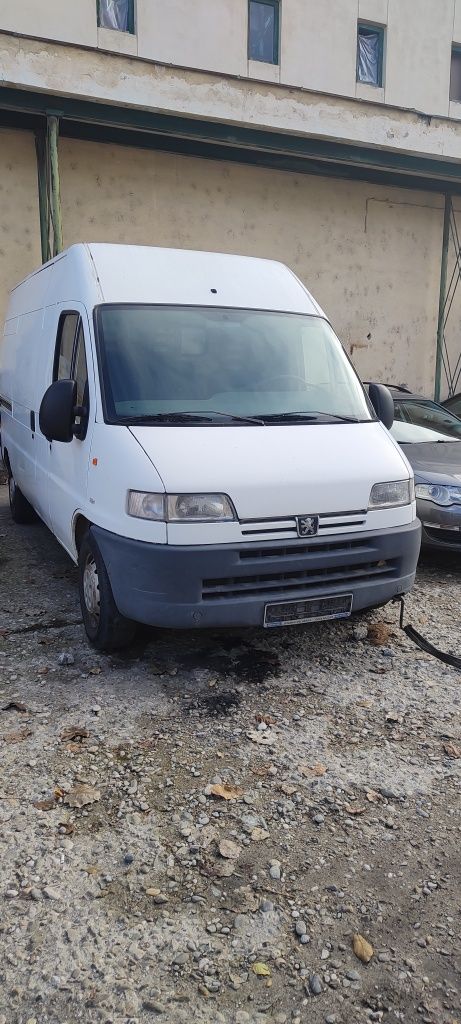 Dezmembrez Peugeot Boxer din anul 2002