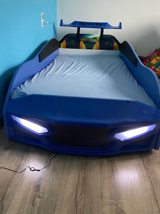 Vând pat mașină .Folosit foarte puțin