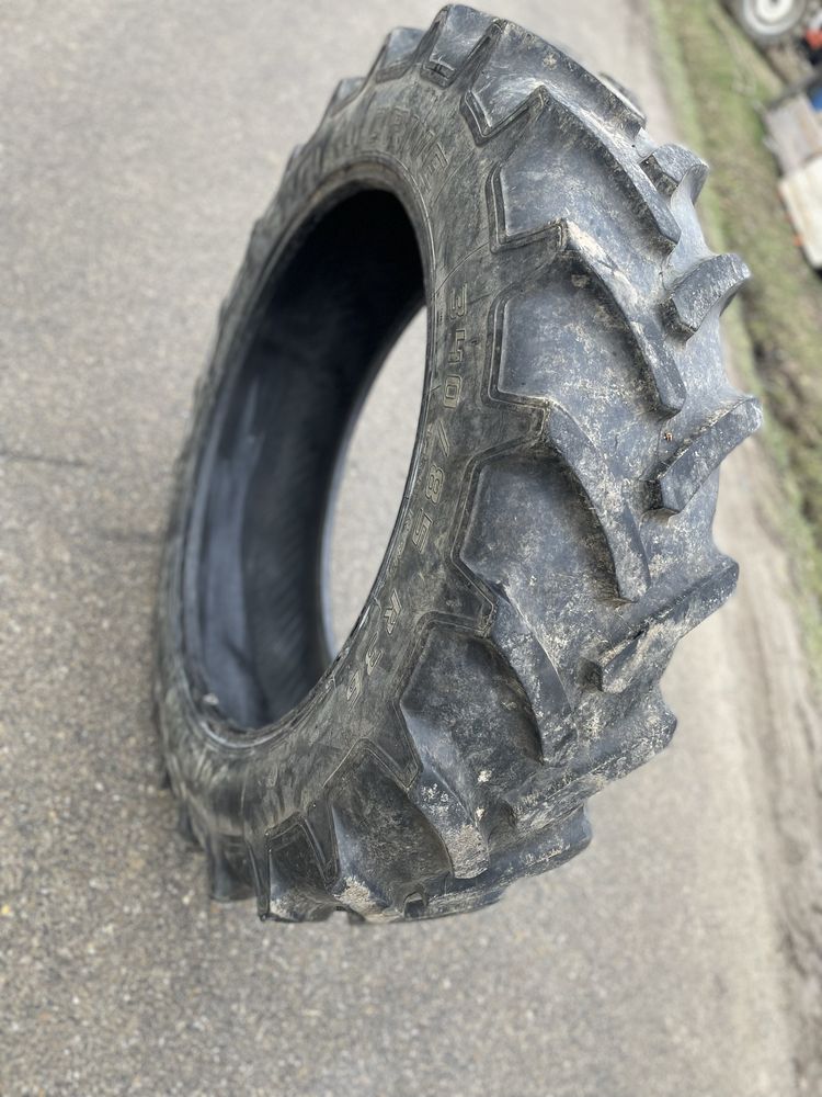 Cauciuc tractor 340/85 R36 (13,6 R36) radial. 11.2 r24-radial pirelli.