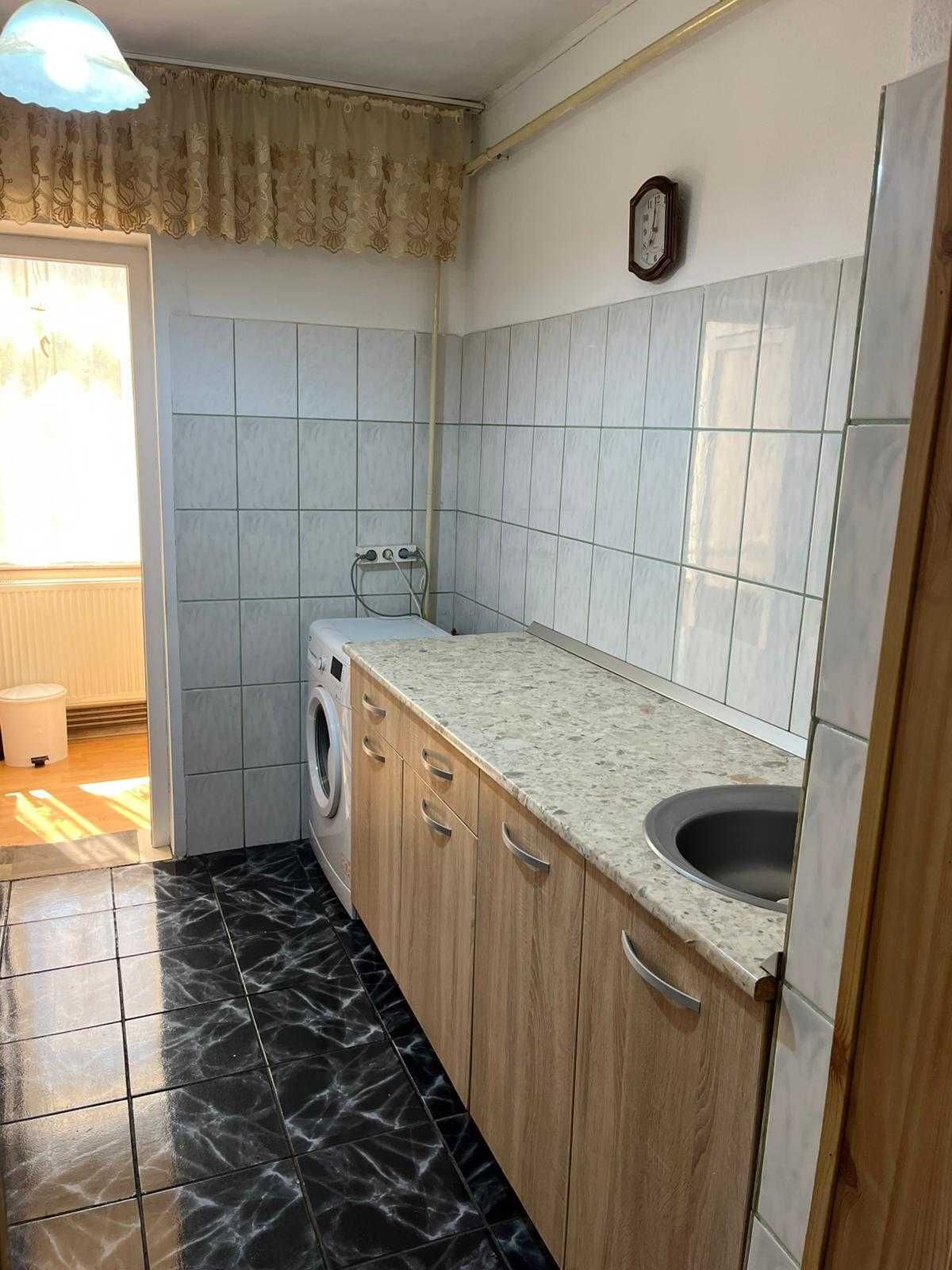 Inchiriez apartament 2 camere Nicolina 1
