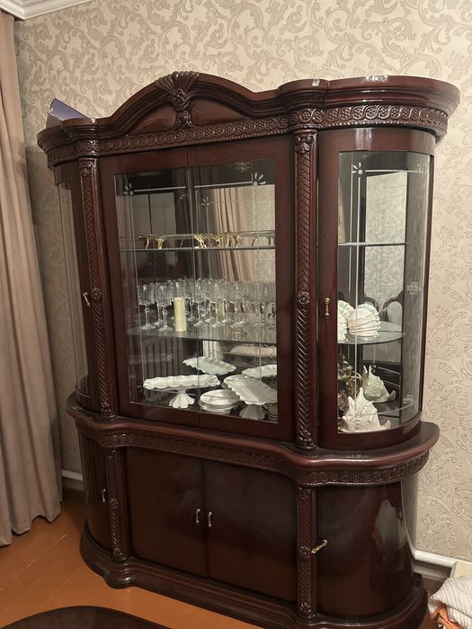 Продается комод сервантом гостевая