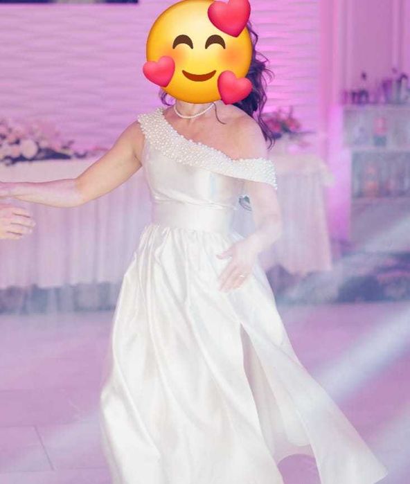 Rochie de mireasă Ivory lucios – S-M, perle cusute manual, 2000 lei