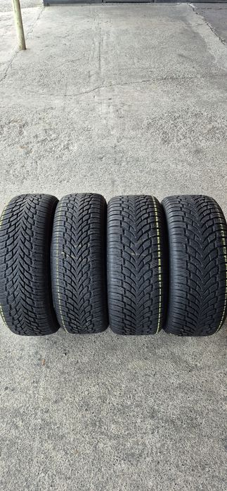 4 anvelope iarna ca noi Nokian,fata 235/55/19,spate 255/50/19.Pret/buc