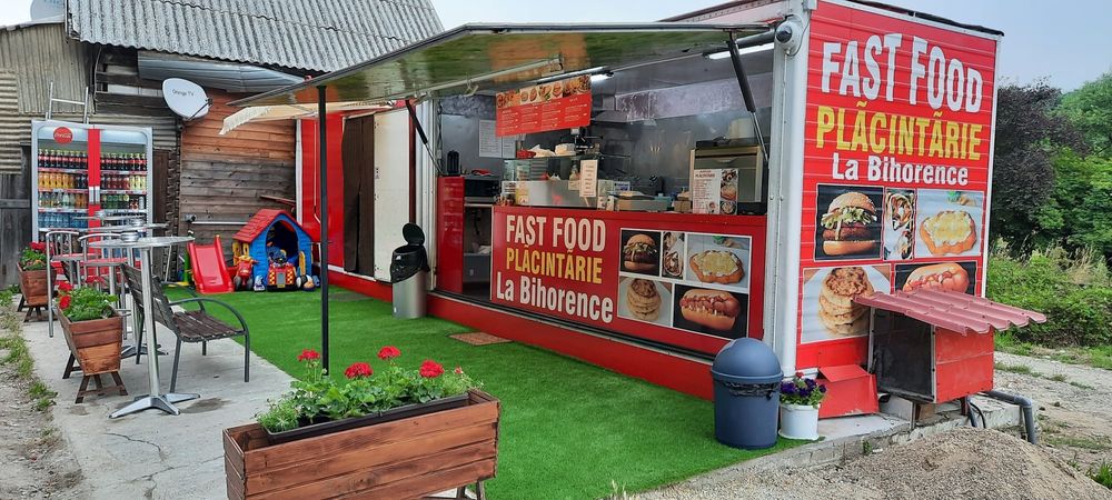 Vând container fast food + magazie complet utilat