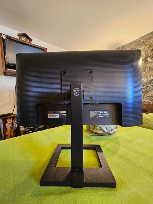 Монитор с гаранция