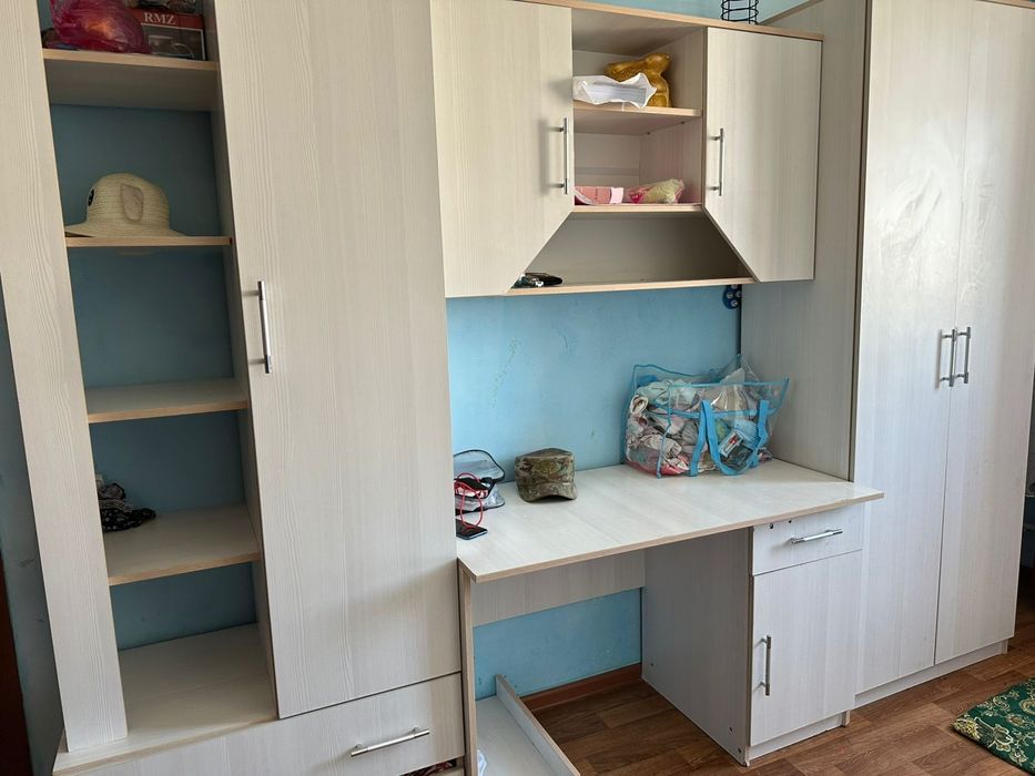 мебел: шкаф стол