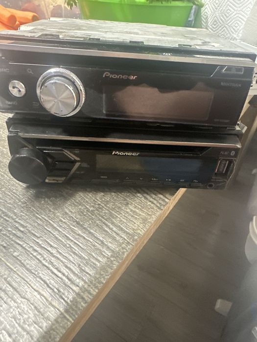 Vând pioneer si telecomenzi