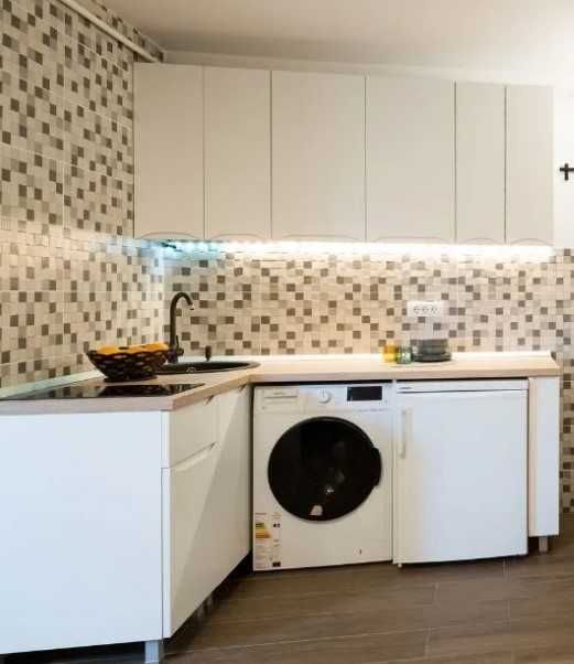 Дава се под наем Едностаен апартамент в Пловдив, Център - 25 кв.м за 102 € - Снимка #1