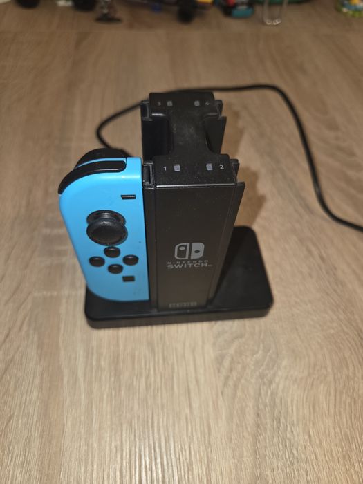 Stație de încărcare Nintendo Switch joy-con