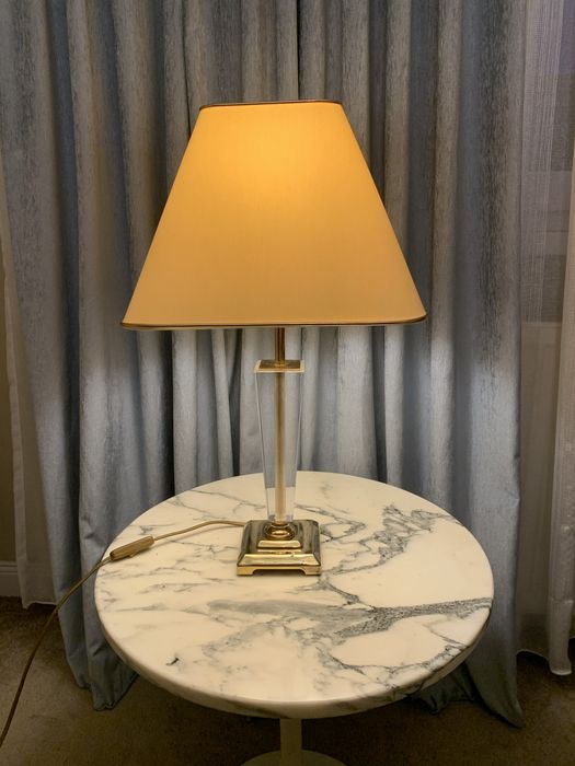 Veioza alama plexiglas acryl lucite brass