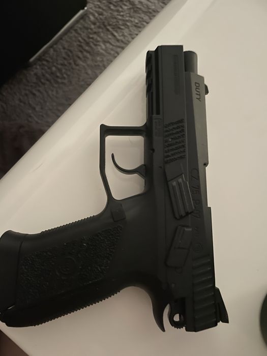 Pistol Airsoft CZ-75 P-07 Duty CO2 Blowback
