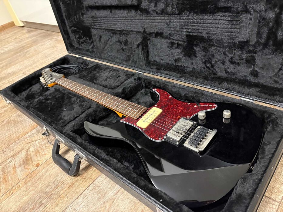 Електрическа китара Yamaha Pacifica 611 с калъф Fender Deluxe