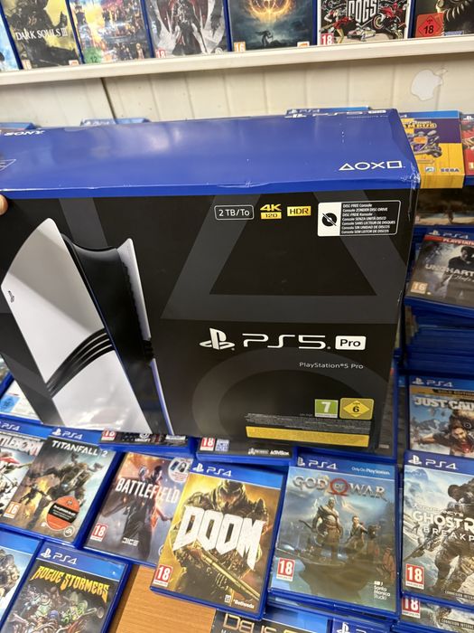 PlayStation 5 Pro nou, sigilat – schimb cu PS5 normal + diferență