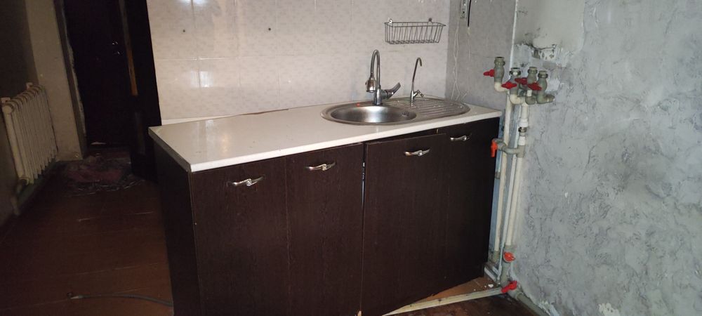 Продам диван кровать шкаф прихожая.