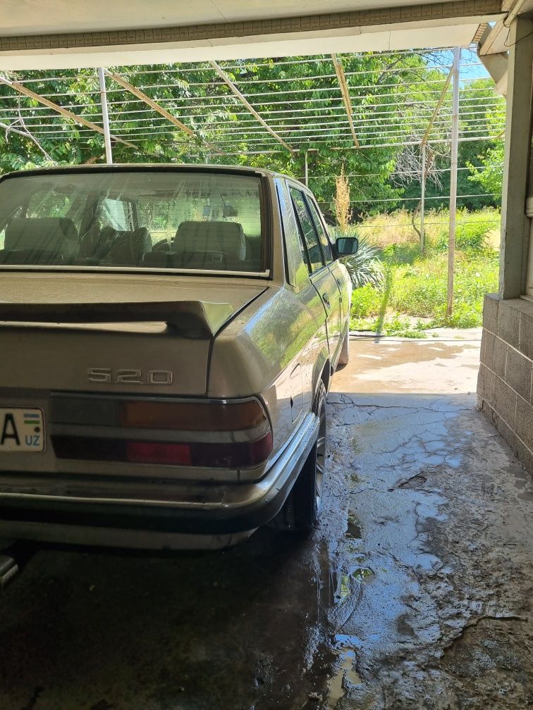 Bmw e 28 sotiladi