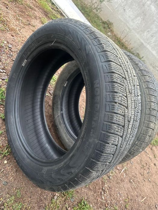 Срочно продам шины зимние 215 /55/ 17