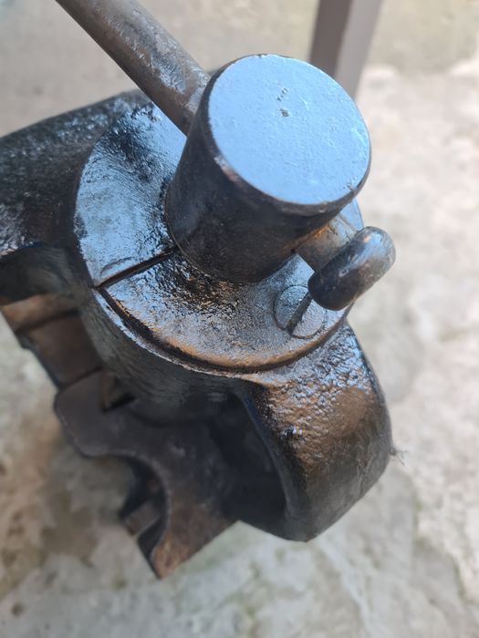 Menghină industrială 150 mm – grea, solidă, comunistă, nu glumă!