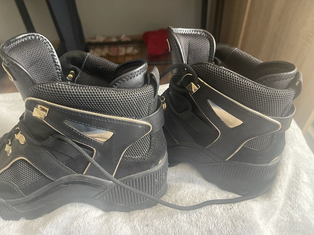 Продавам маратонки 37 номер Michael Kors