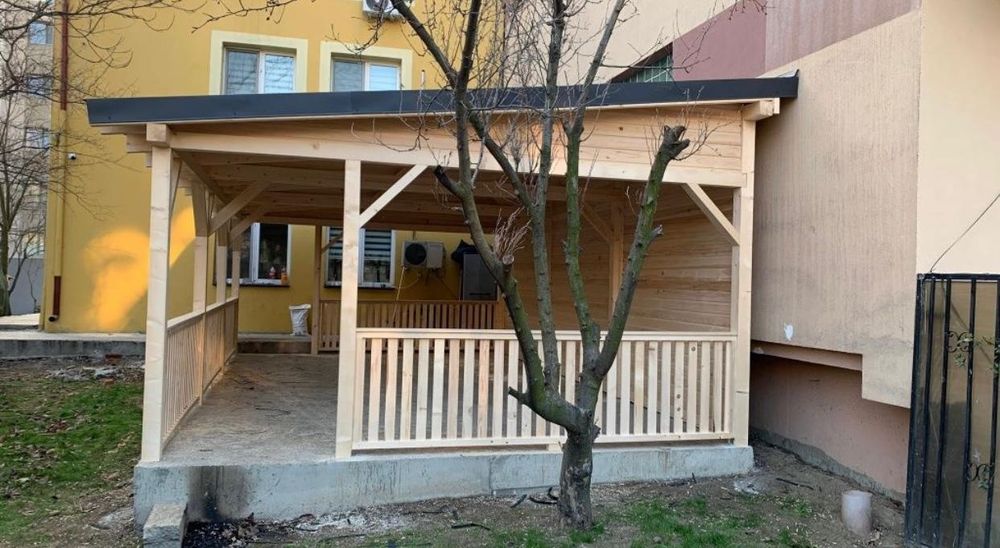 Vând foișore din lemn masiv