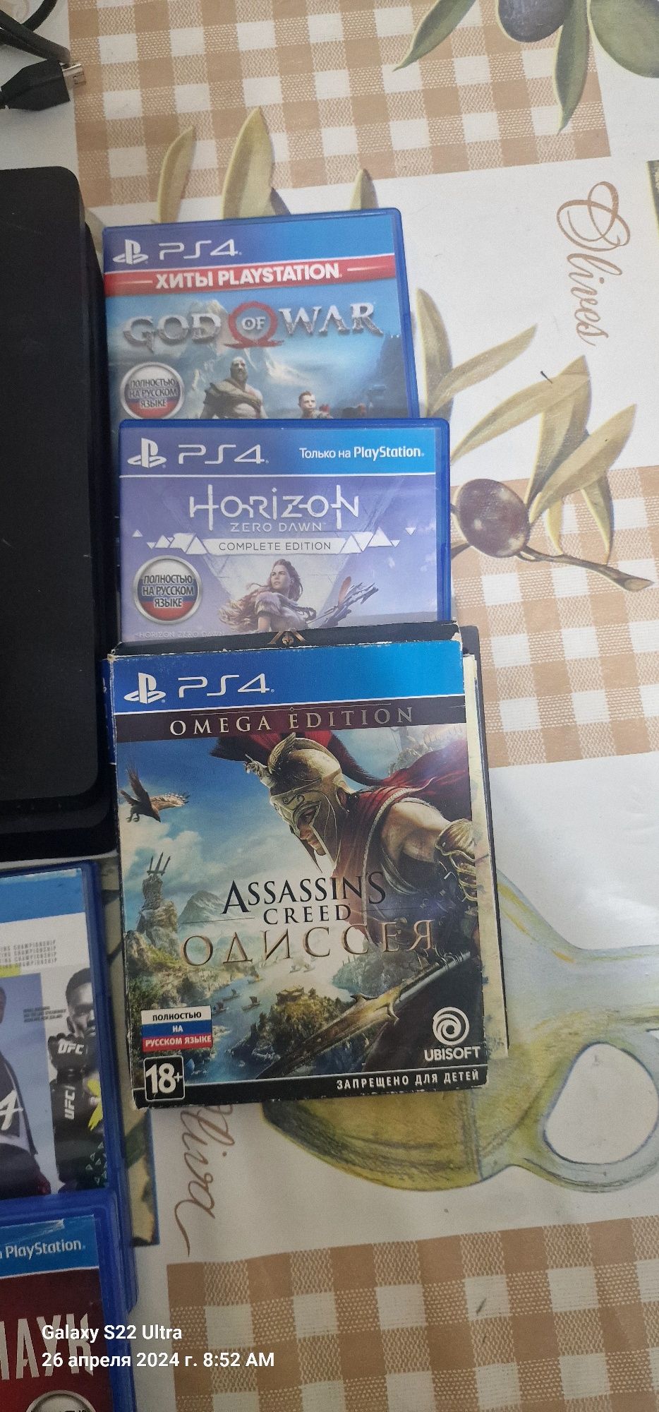 Продам PS4 с дисками 10 шт Kaspi red или в рассрочку