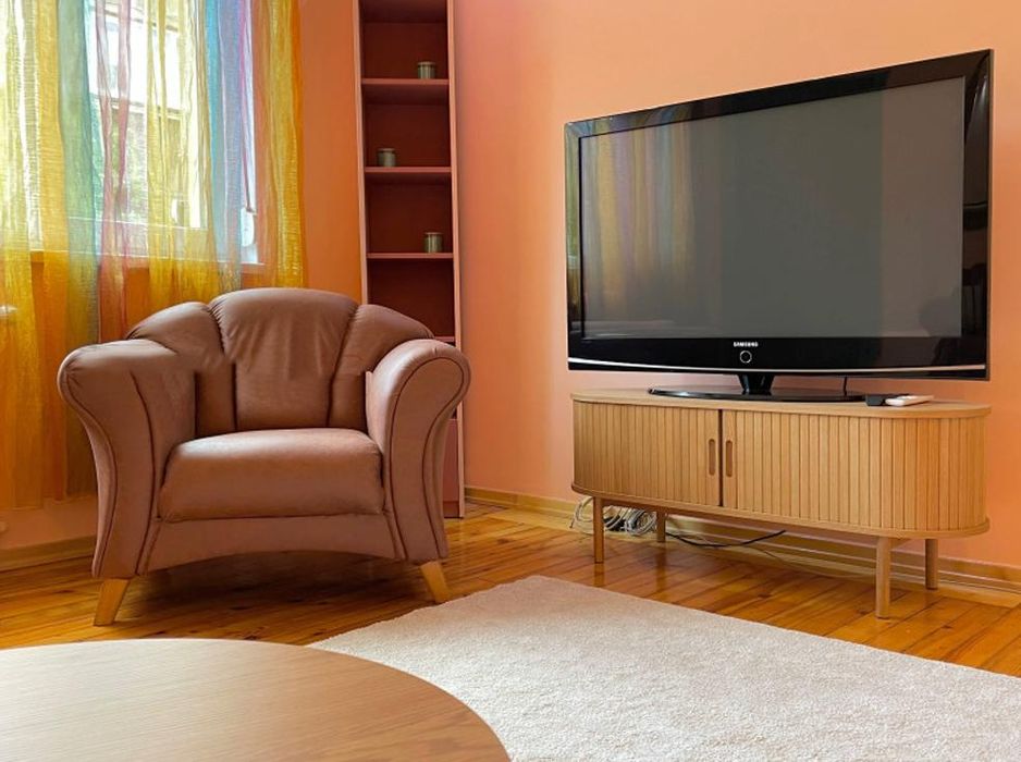 Дава се под наем Двустаен апартамент в София, Център - 60 кв.м за 650 € - Снимка #2