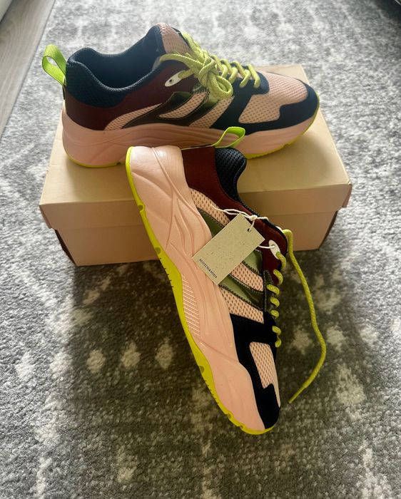 Продавам:

Scotch & Soda  маратонки