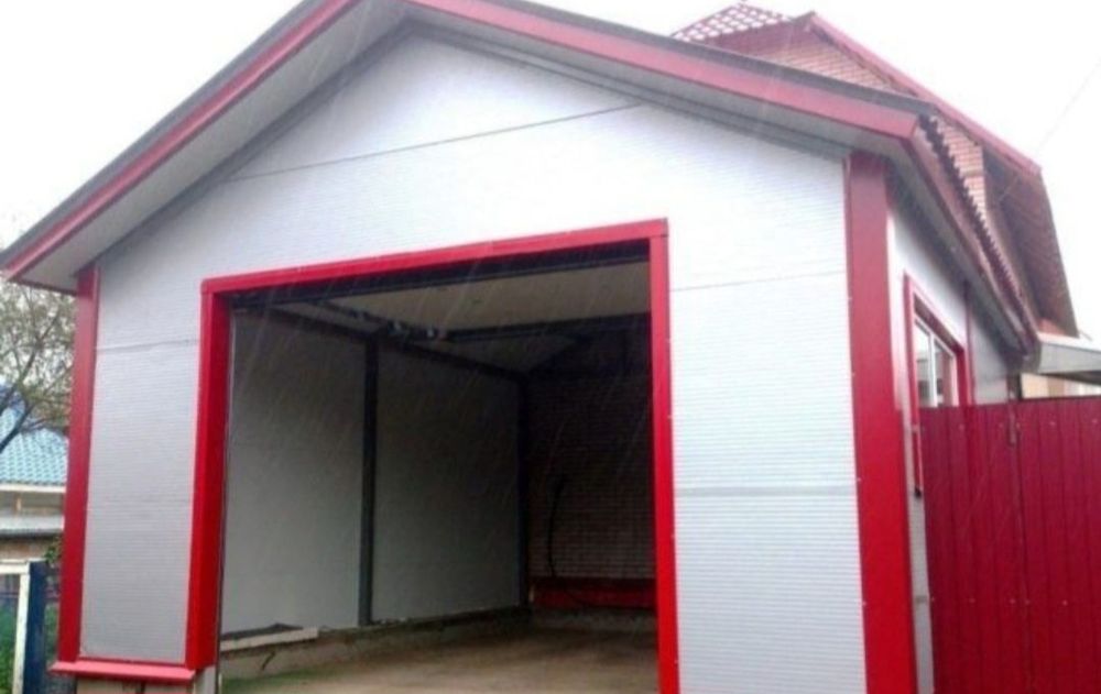 Construim garaje auto din structura metalica si panouri Sandwich