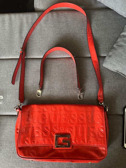 чанта Guess - много малко използвани