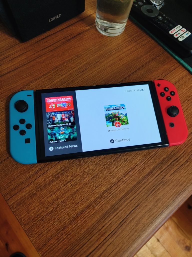 Nintendo switch oled на една година