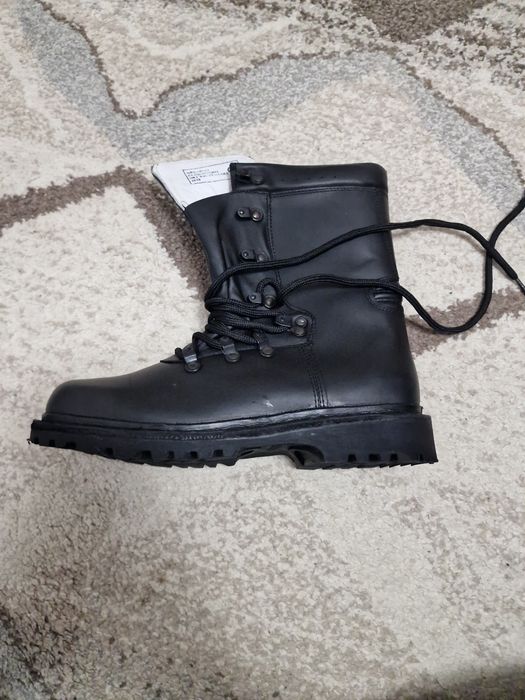 Ghete militare negre din piele naturală, mărimea 40.5