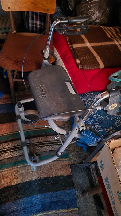 Сгъваема проходилка ролатор за възрастни, трудно подвижни хора DRIVE