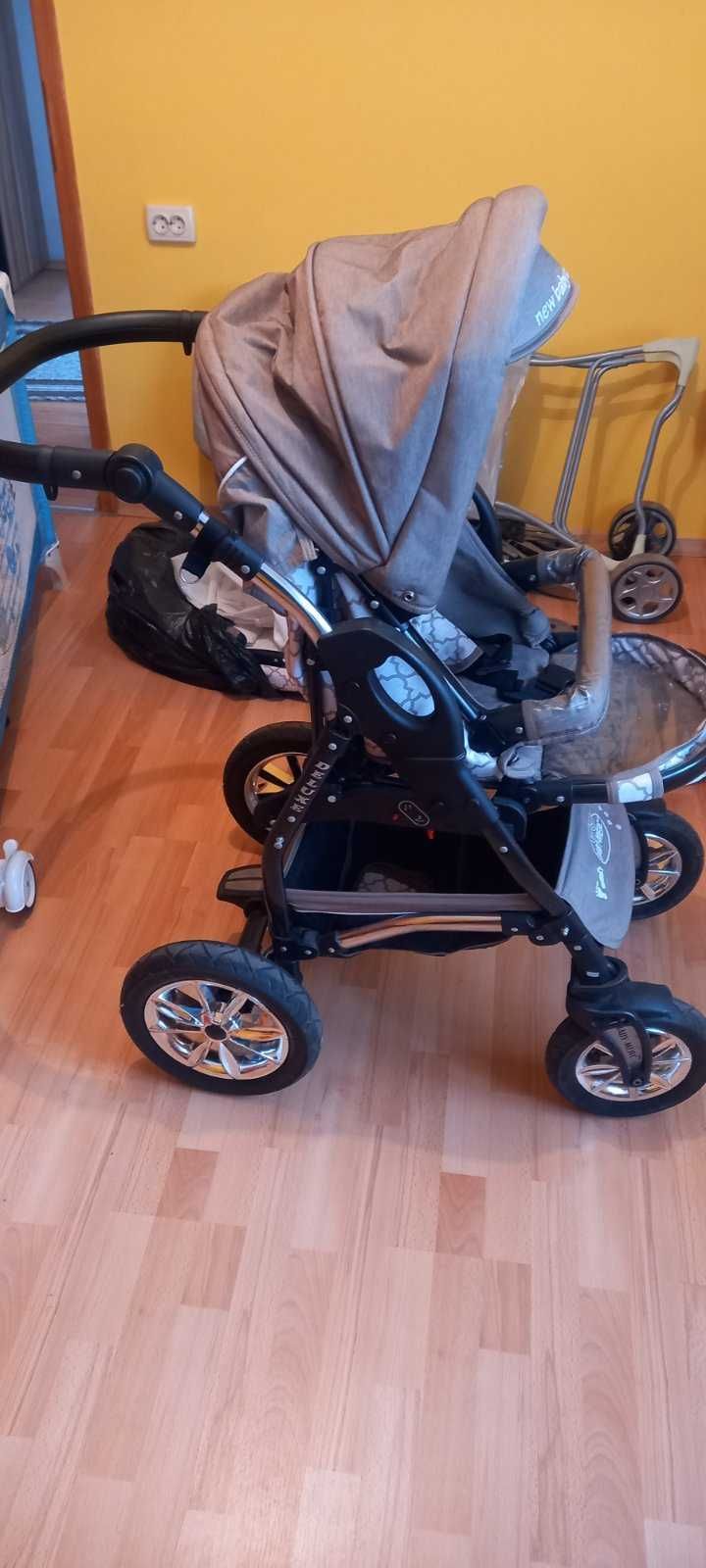 Бебешка количка с два коша
