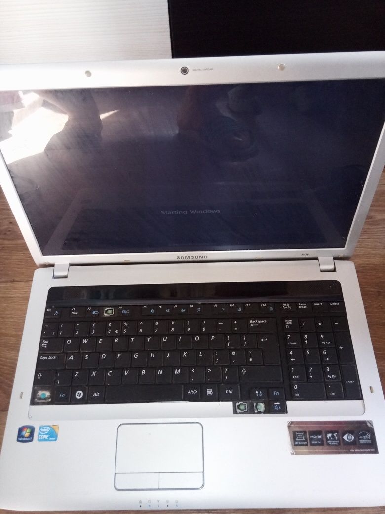 Laptop Samsung diag 17.4 inci i3