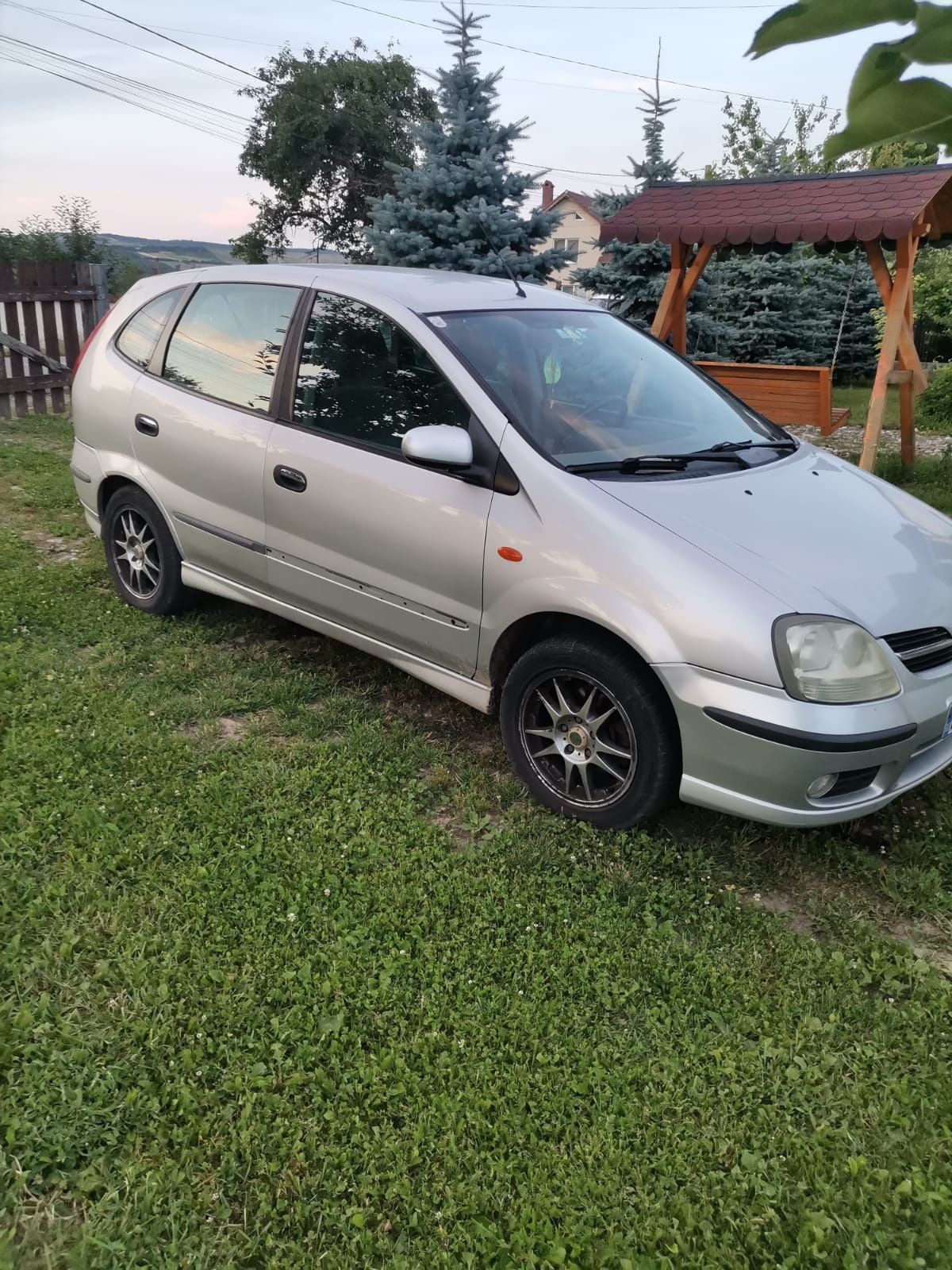 Vand Nissan Almera Tino