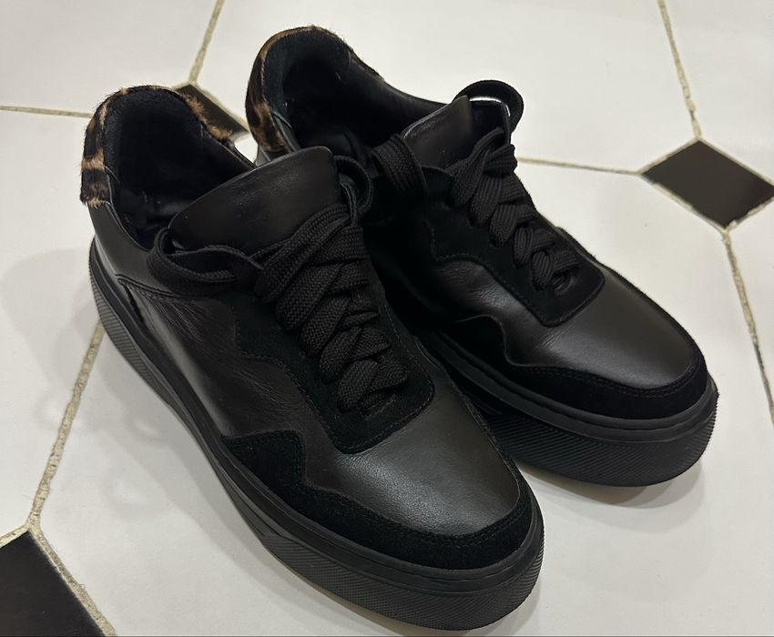 Продаются кожаные кеды